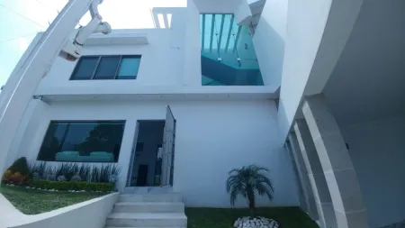 CASA AMPLIA CON 4 RECAMARAS APLICA CREDITO