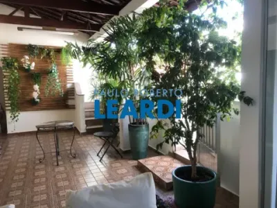 CASA ASSOBRADADA - CENTRO - SP