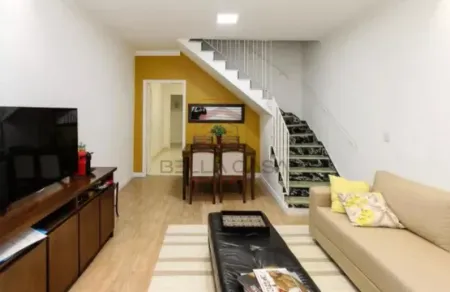 Casa Assobradada com Edícula à Venda na Rua Vergel - Próximo ao Metrô Belém