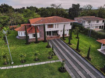 Casa Campestre en Venta en Santa elena, El cerrito