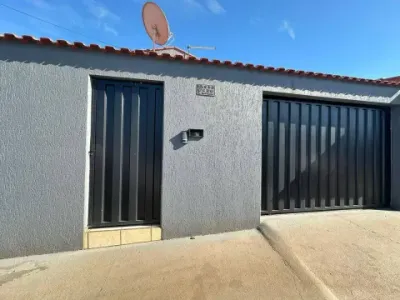 Casa com 2 quartos, Vila Renovação - Rio Verde