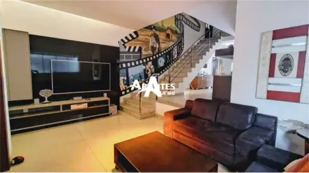 Casa com 253,81m² à venda no Jardim Inconfidência