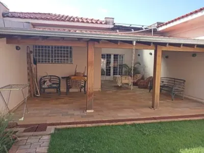 Casa com 4 dormitórios à venda, 398 m² por R$ 980.000,00 - Jardim Alexandre Campos - Uberaba/MG