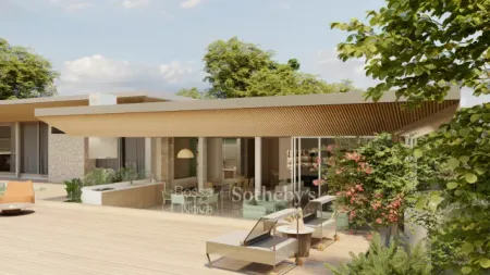 Casa com projeto de João Teles em rua fechada com segurança