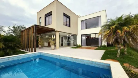 CASA COM VISTA PRIVILEGIADA PARA A LAGOA EM UM TERRENO DE 626m²