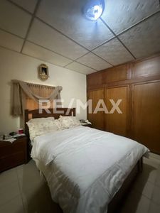 Casa Comercial y galpón Urb. Urdaneta, Remax Millenium Foto 6 de 8