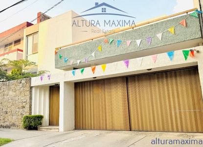 Casa con 4 Dorm. en Venta, 324 m² de Terreno en Providencia