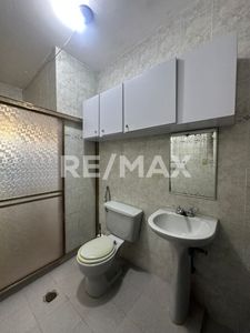 Casa con Local en Venta Av. La Limpia, Remax Millenium Foto 9 de 9