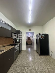 Casa con Local en Venta Av. La Limpia, Remax Millenium Foto 6 de 9