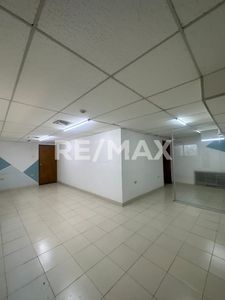 Casa con Local en Venta Av. La Limpia, Remax Millenium Foto 2 de 9