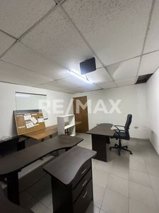 Casa con Local en Venta Av. La Limpia, Remax Millenium Foto 5 de 9