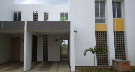 Casa de 2 Habitación en Alquiler en Cali, Valle Del Cauca for $2,400,000 COP/mo 