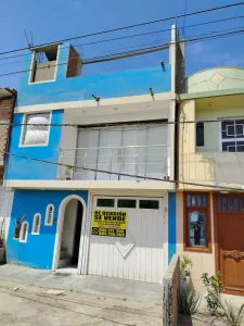 Casa De 2 Pisos Y Uno Por Techar