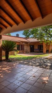 CASA DE 3 DORMITORIOS, TODA EN PLANTA BAJA.