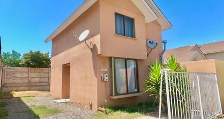 Casa de 3 Habitación en Alquiler en Chacabuco, Santiago for $650,000 CLP/mo  Foto 1 de 5