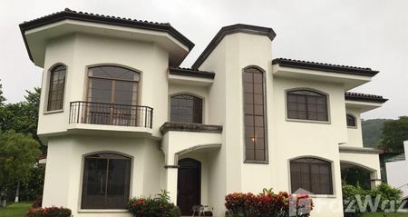 Casa de 3 Habitación en Alquiler en Santa Ana for ₡1,610,000/mo