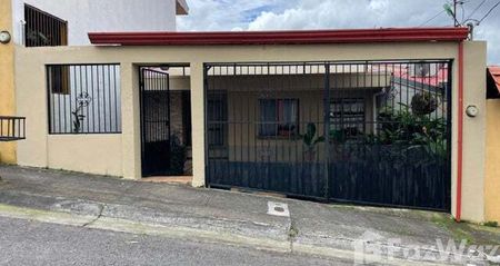 Casa de 3 Habitación en Venta en Lomas de Ayarco for ₡75,000,000