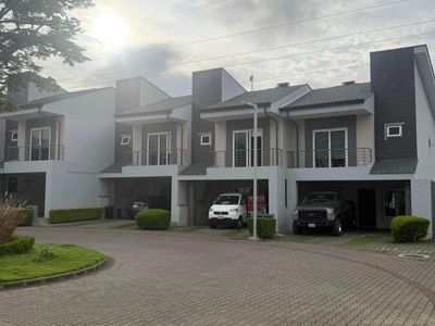 CASA DE 3 HABITACIONES Y LINEA BLANCA EN ESCAZÚ, GUACHIPELIN