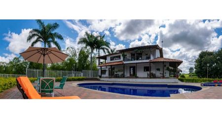 Casa de 4 Habitación en Alquiler en Pereira, Risaralda for $1,600,000 COP/mo 