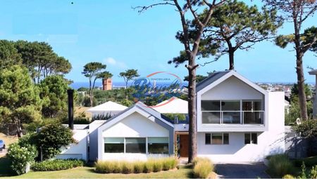 Casa de 6 dormitorios en Punta del Este
