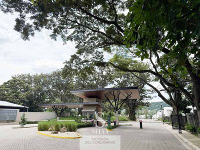 Casa de Estreno en Alquiler en Condominio