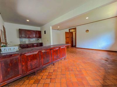  CASA DE UNA PLANTA CON 461 M2 DE LOTE EN SANTA ANA PIEDADES