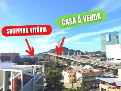 Casa duplex com 7 quartos, próximo ao Shopping Vitória, na Enseada do Suá
