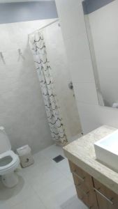 Casa en Alquiler AMOBLADO en Asunción - Los Laureles Foto 4 de 8