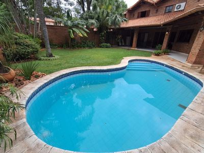 CASA EN ALQUILER CON PISCINA | BARRIO LAS LOMAS Ubicada a paso del IPS