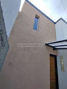 Casa en Alquiler en City Bell  sobre calle 470, buenos aires 