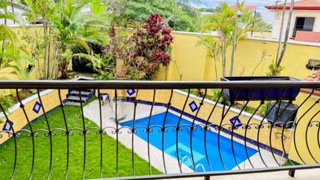  Casa en Alquiler en Heredia Belén Cariari - Con Piscina y Jacuzzi