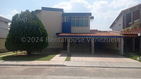 Casa en Alquiler ubicada en el Trigal Norte Valencia Carabobo Venezuela Cod 24-19622