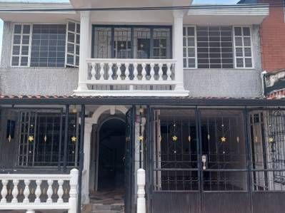 CASA EN ARRIENDA PARA VIVIENDA O COMERCIO