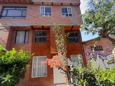 Casa en arriendo Los Laureles, Occidente