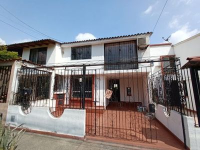 Casa en arriendo Primero De Mayo, Sur