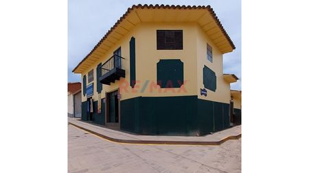 ¡Casa En Esquina En La Plaza De Armas De San Jerónimo! 293.70 M² – Frentera Amplia Y Ubicación Premium