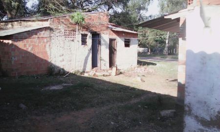 CASA EN ÑEMBY A 7 CUADRAS DE ACCESO SUR