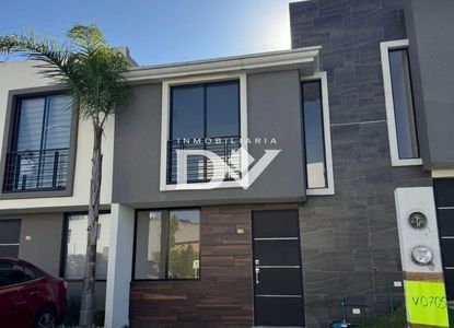 CASA EN RENTA EN CUAUTLANCINGO DE 3 HABITACIONES CON HABITACION EN PLANTA BAJA