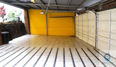  Casa en residencial Los Arcos, Ulloa - Heredia Picture 1 of 15