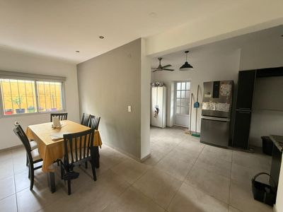 Casa en venta 2 dormitorios + escritorio, Barrio la cerámica