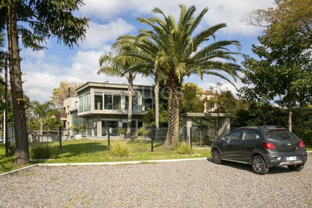 Casa en venta Carrasco 6 ambientes Foto 4 de 30