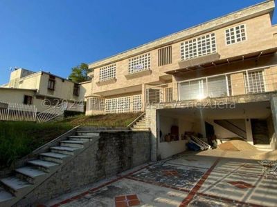Casa en Venta Cumbres de Curumo Caracas # 24-21267 G. 04143054662 / 04143247646