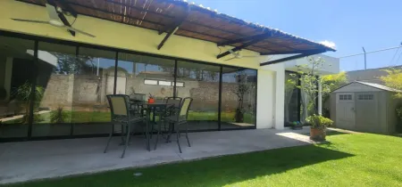 CASA EN VENTA DE UN PISO A 3 MINUTOS DE GALERIAS SANTA ANITA