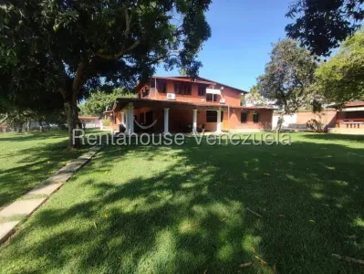 Casa En Venta En Cerro Verde Carascas Jardin Terraza