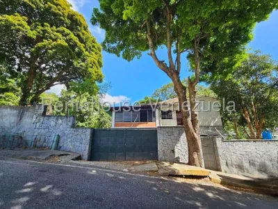 Casa En Venta En Country Club Para Remodelar Casas En Caracas Angela Tochon Country Club Chacao 1241 Metros Vista Al Avila