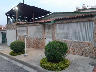 Casa en Venta en el Morro San Diego Carabobo Desiree Castillo Rentahouse 25-20322