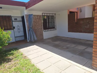 Casa en Venta en Gobernador Alcorta 100, Villa Carlos Paz Imagem 4 de 33
