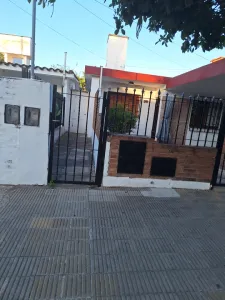 Casa en Venta en Gobernador Alcorta 100, Villa Carlos Paz Imagem 30 de 33