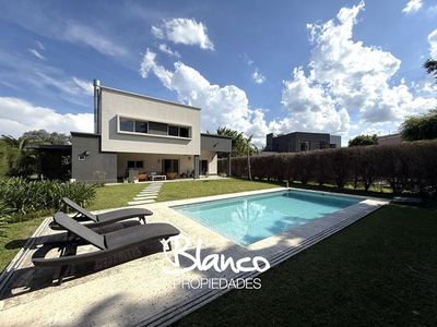 Casa en Venta en Haras Santa Maria, Escobar, G.B.A. Zona Norte, Argentina