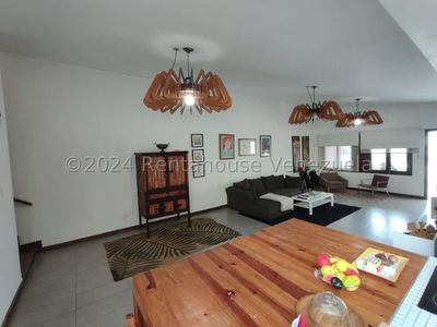 Casa en venta en la Viña Valencia Carabobo Desiree Castillo Rentahouse Picture 7 of 20